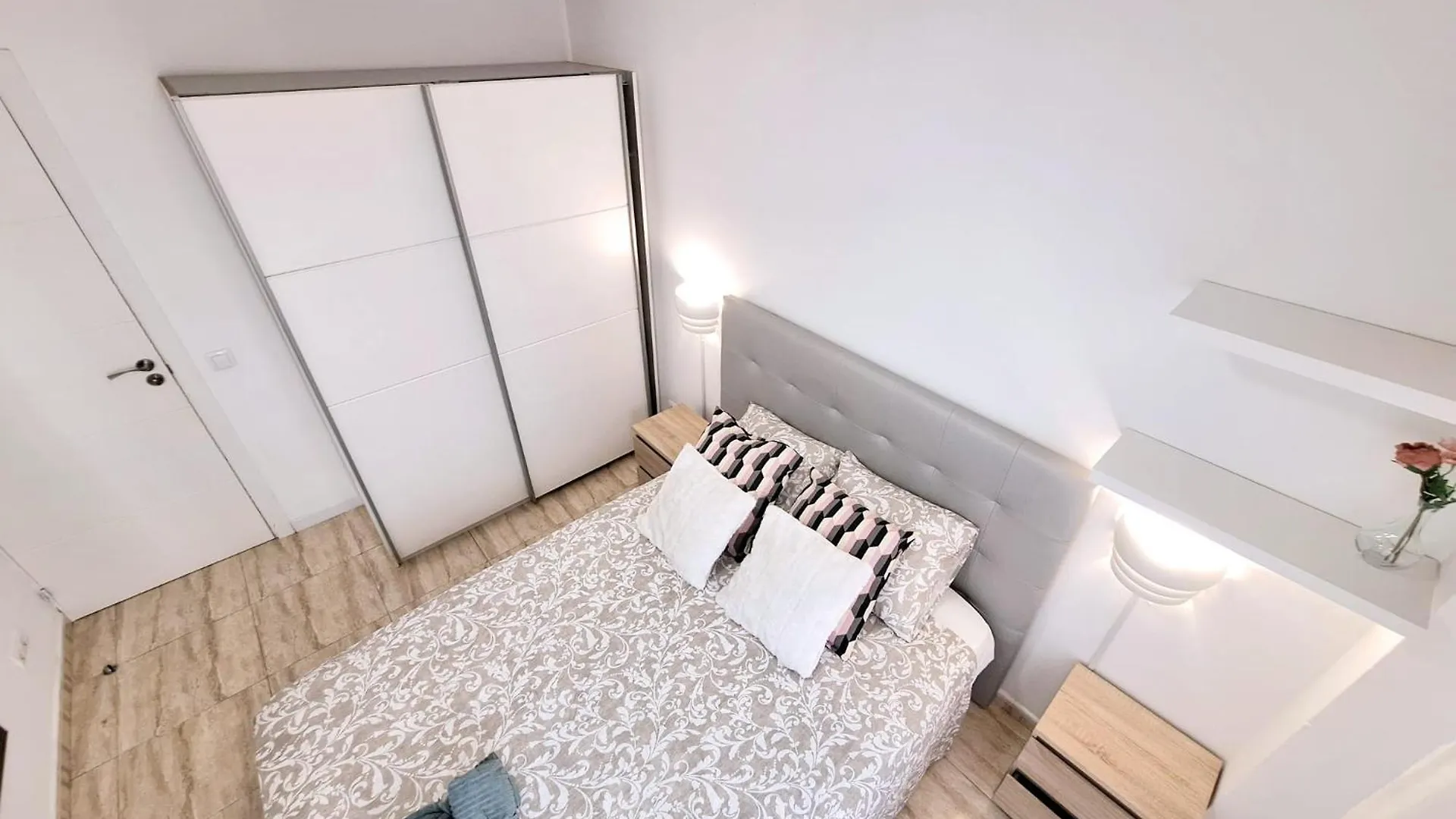 Apartamento Con Habitaciones Compartidas 오스피탈레트 데 요브레가트