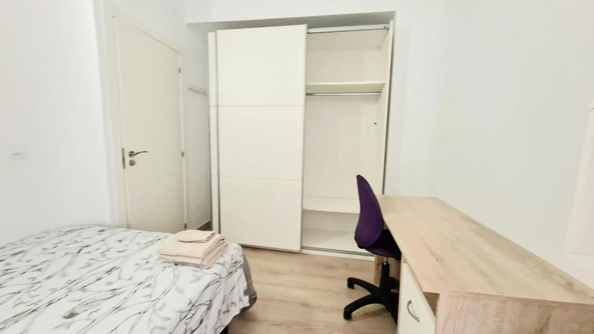 Apartamento Con Habitaciones Compartidas 오스피탈레트 데 요브레가트 아파트